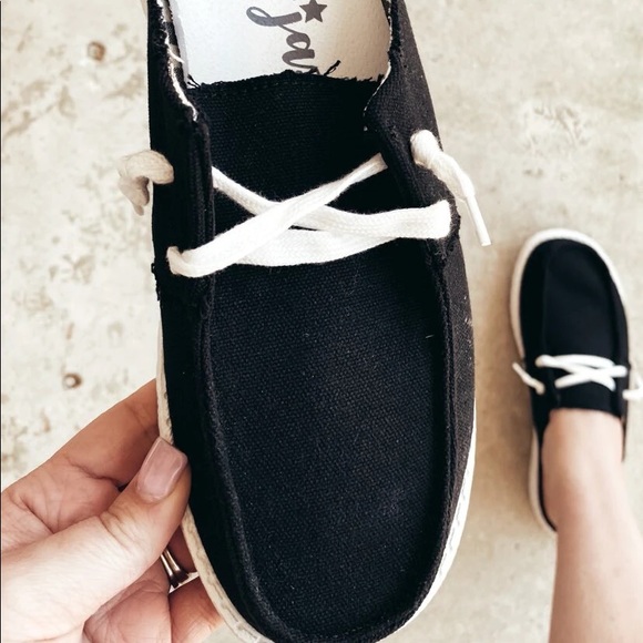 Gypsy Jazz Shoes - New in Box!! Gypsy Jazz Layla Mule sneaker- black